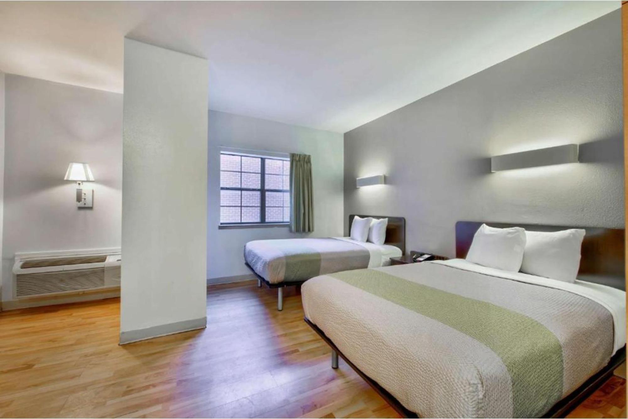 فندق Oyo Townhouse Beaumont Medical Center Area المظهر الخارجي الصورة
