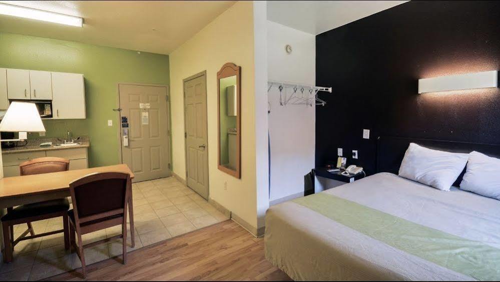 فندق Oyo Townhouse Beaumont Medical Center Area المظهر الخارجي الصورة